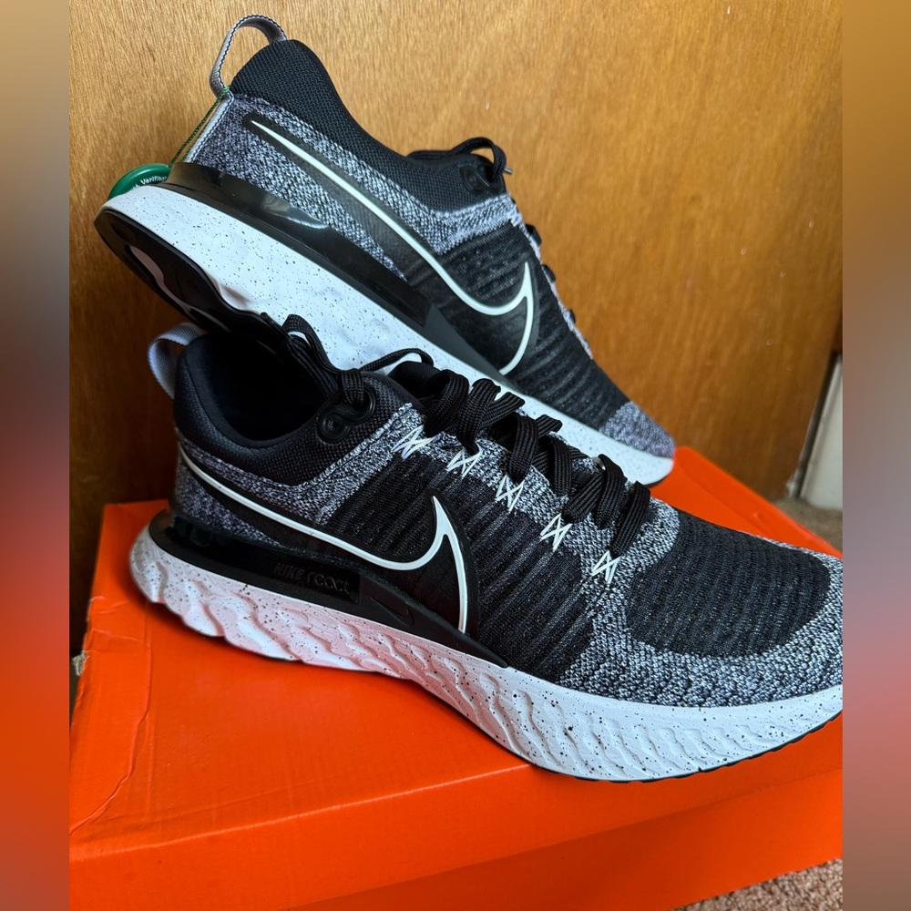 Nike React Infinity Flyknit Sneakers